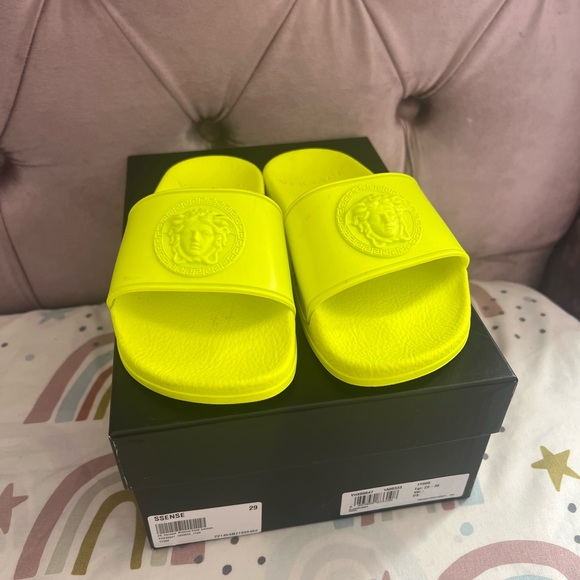 Versace slides - Picture 3 of 3